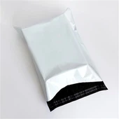 Sacs en polyéthylène blancs pour l'expédition